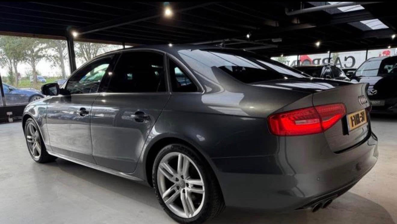 Audi a4 Limousine 1.8 tfsi business edition/ sline 101 km nap
