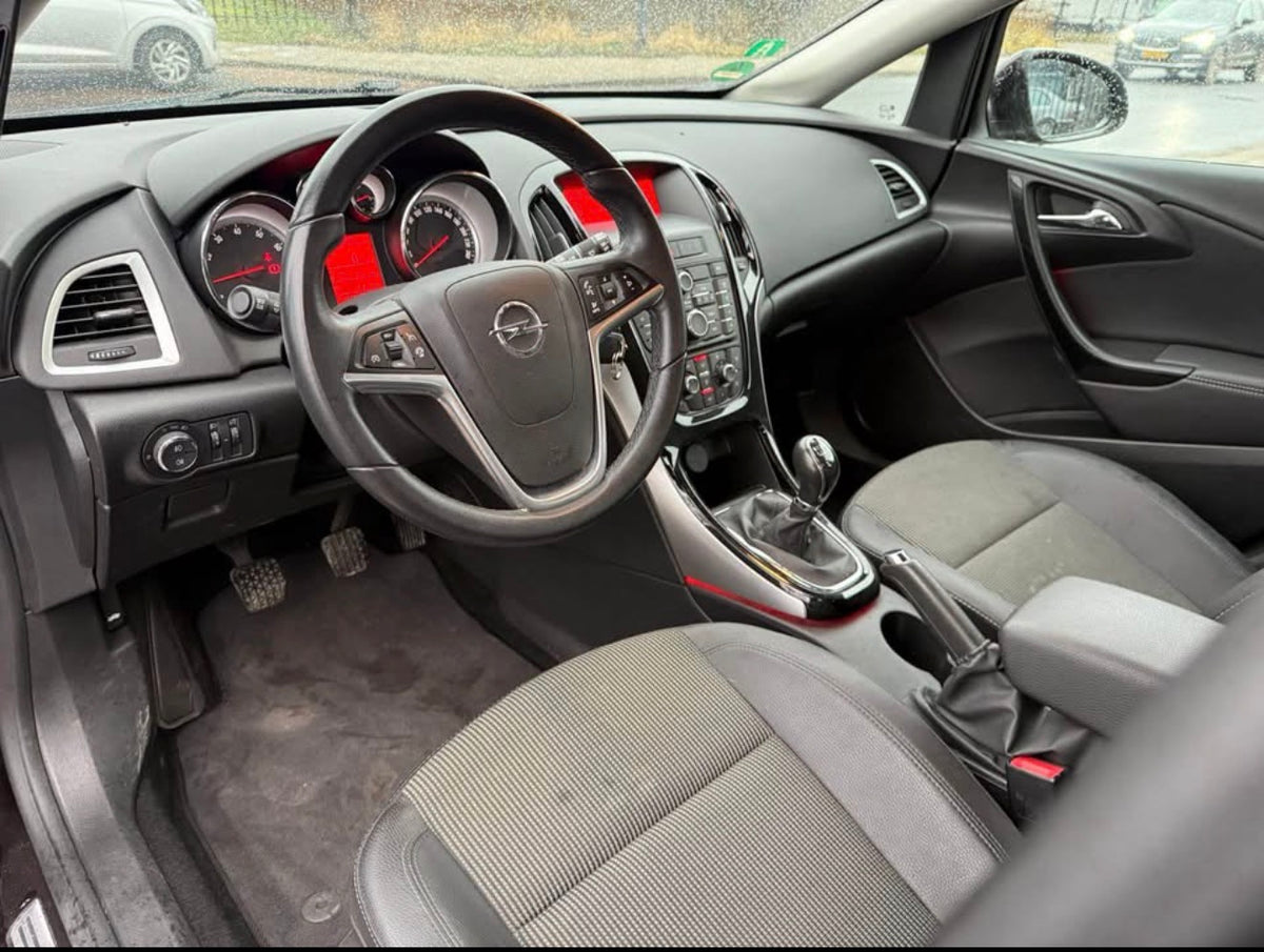 Opel Astra 1.4 turbo sport