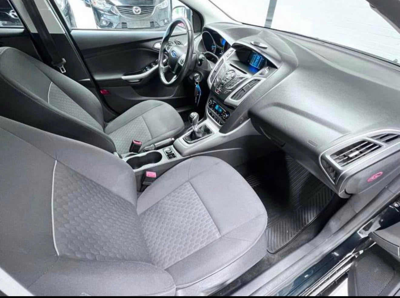 Ford focus ST LINE titanium 2014 jaar apk 
Km 98.056