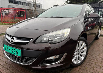 Opel Astra 1.4 turbo sport